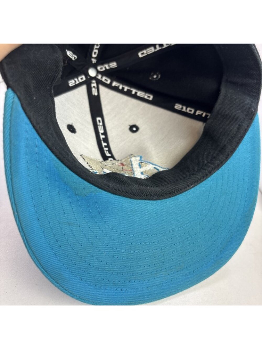 Lids Hat ACES 4 Aces one-of-a kind Size 6 7/8 - 7 1/4 Fitted Aqua and Black - Picture 4 of 4